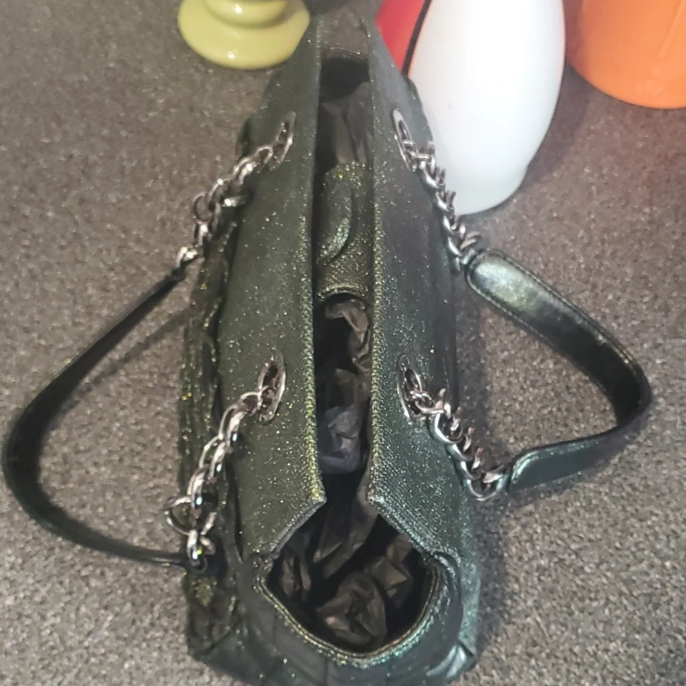 Chanel Bag - Picture 4 of 15